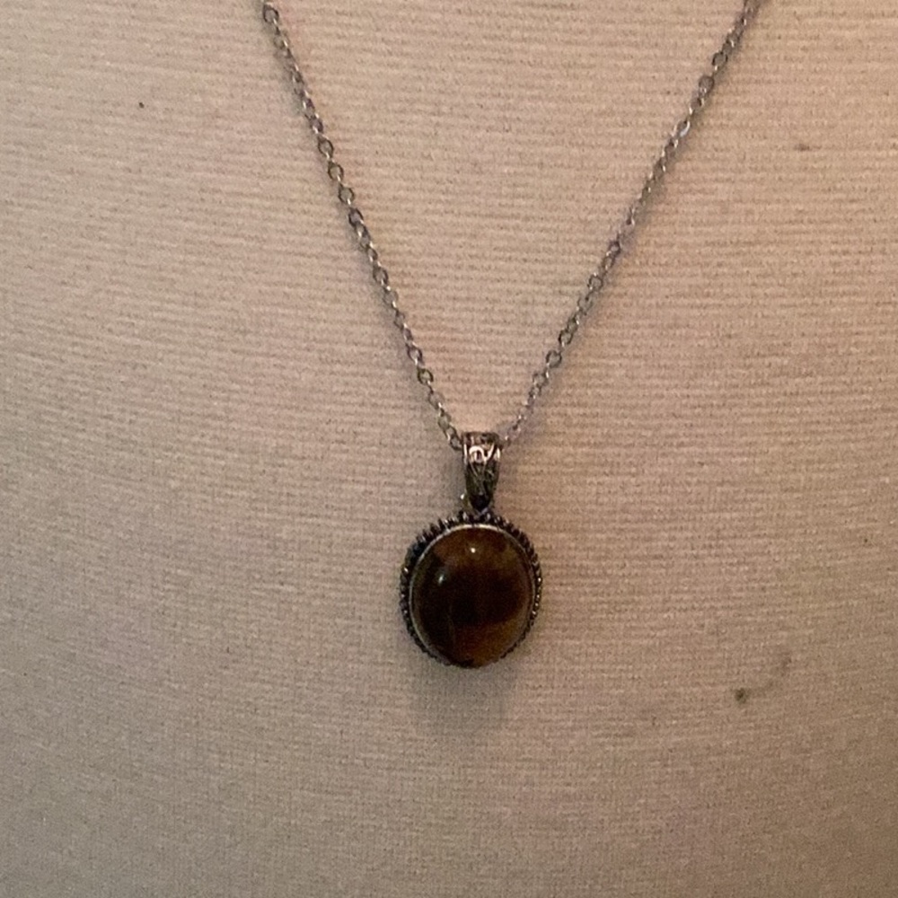 🌻New Brilliant Amber Stone Pendant Necklace So Fun to Wear Closet Must Have 🌻 - Picture 6 of 10